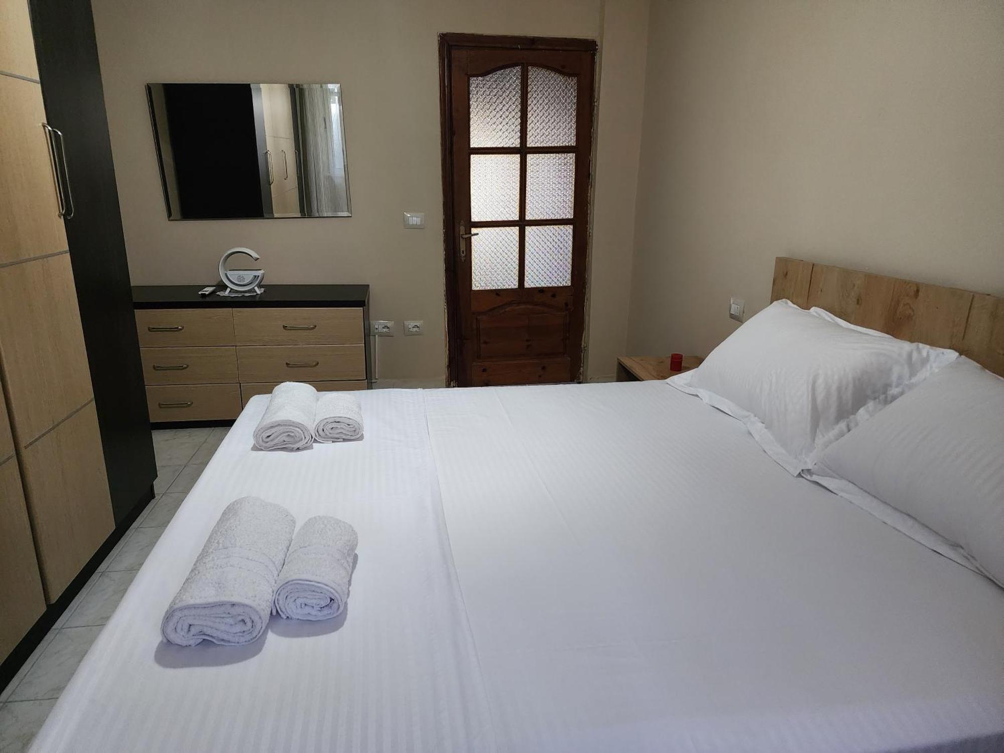 Eden Guesthouse Durrës 外观 照片