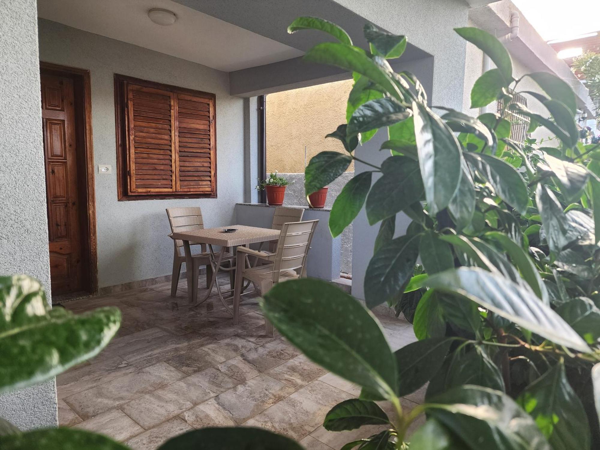 Eden Guesthouse Durrës 外观 照片