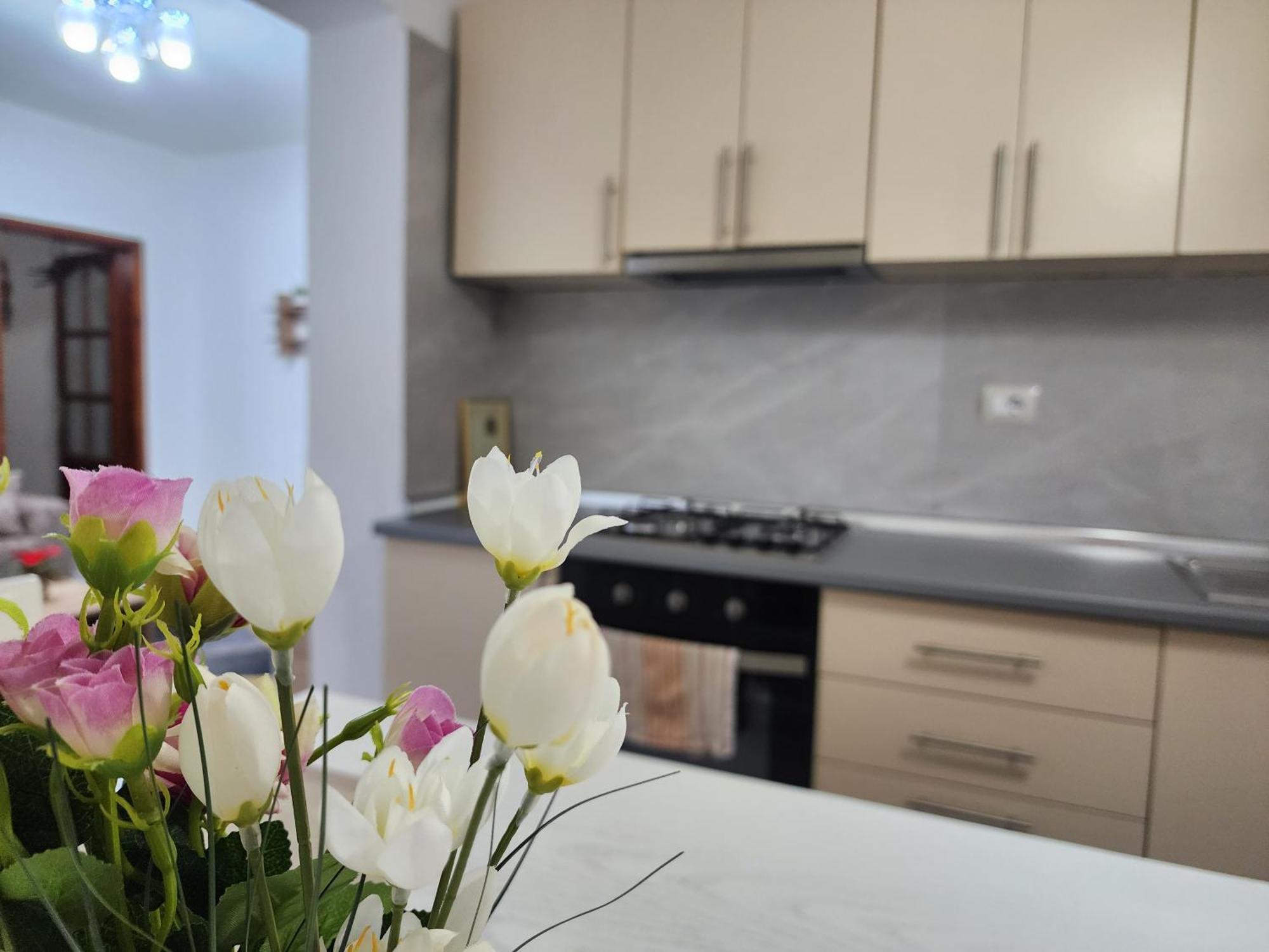 Eden Guesthouse Durrës 外观 照片